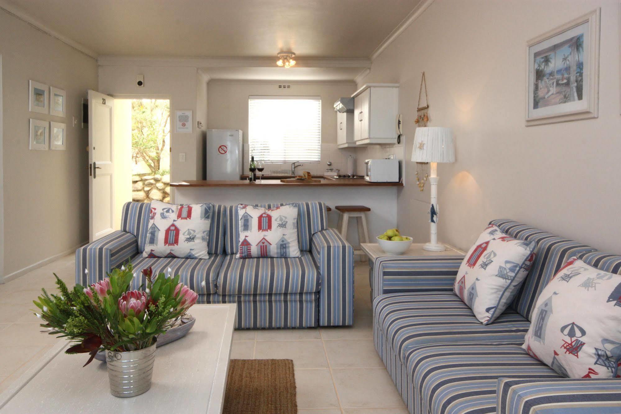 Апартаменты The Potting Shed Self Catering Херманус Экстерьер фото